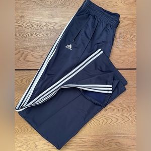 Men’s Adidas 3 Stripes warm up pants SIZE 4XT NAVY & White